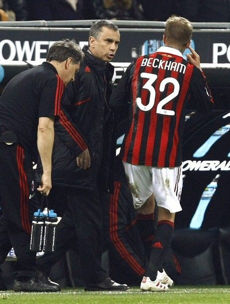 VIDEO Beckham, operat de urgenta in Finlanda! Poate rata Cupa Mondiala!_17