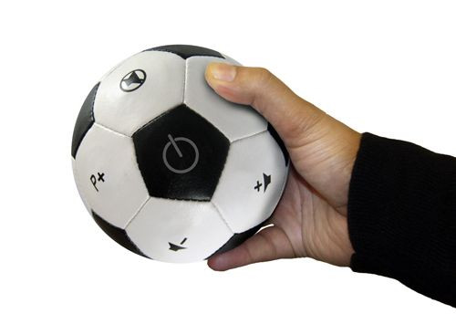 AI VAZUT ASTA? E minge de fotbal sau telecomanda? Da gol cand Steaua nu poate :)_2