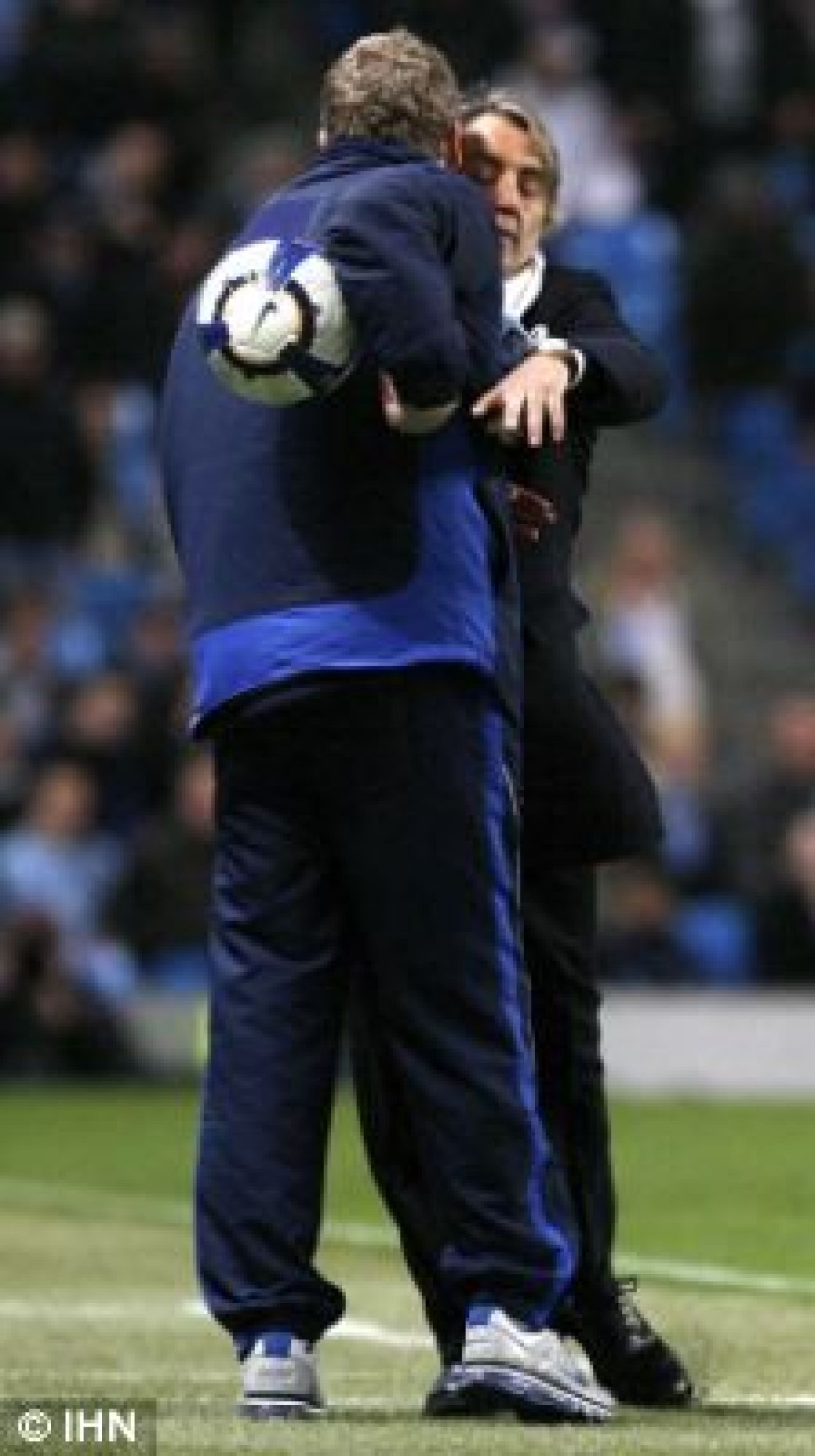 Mancini a sarit la bataie! VEZI DE CE: Vezi cum s-a bucurat Cahill la gol!_8