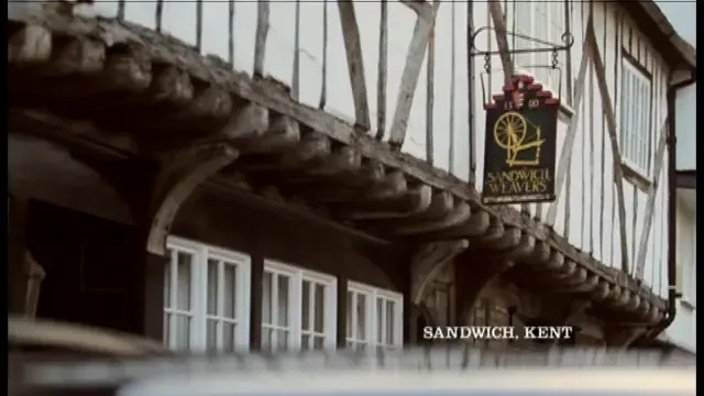 Pamela Anderson l-a sarutat pasional pe Gary Lineker!&nbsp;VIDEO: