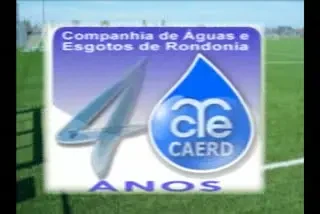 Imagini incredibile! Jucatorii unei echipe din&nbsp;Brazilia, batuti si gazati pe teren&nbsp;de jandarmi!