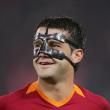Cui ii sta mai bine cu casca: Chivu sau Cech? Vezi ce jucatori romani au jucat cu masca: _2
