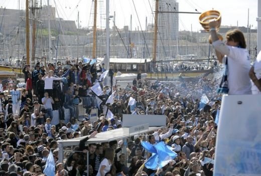 FOTO FABULOS! Marsilia in sarbatoare! Cum a sarbatorit OM castigarea Cupei Ligii!_26