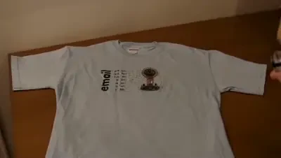 VIDEO! Esti dependent de adresa sa te MAIL? Ia-ti tricoul care te anunta cand iti vine un mesaj!