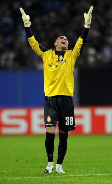 VIDEO: Romanul GROZAV a debutat in Europa: Vezi cea mai mare ratare a serii: Hamburg 2-1 Standard!_4