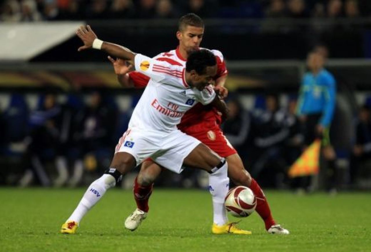 VIDEO: Romanul GROZAV a debutat in Europa: Vezi cea mai mare ratare a serii: Hamburg 2-1 Standard!_7