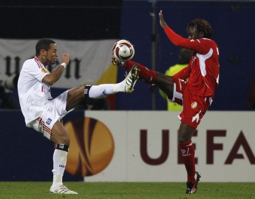 VIDEO: Romanul GROZAV a debutat in Europa: Vezi cea mai mare ratare a serii: Hamburg 2-1 Standard!_10