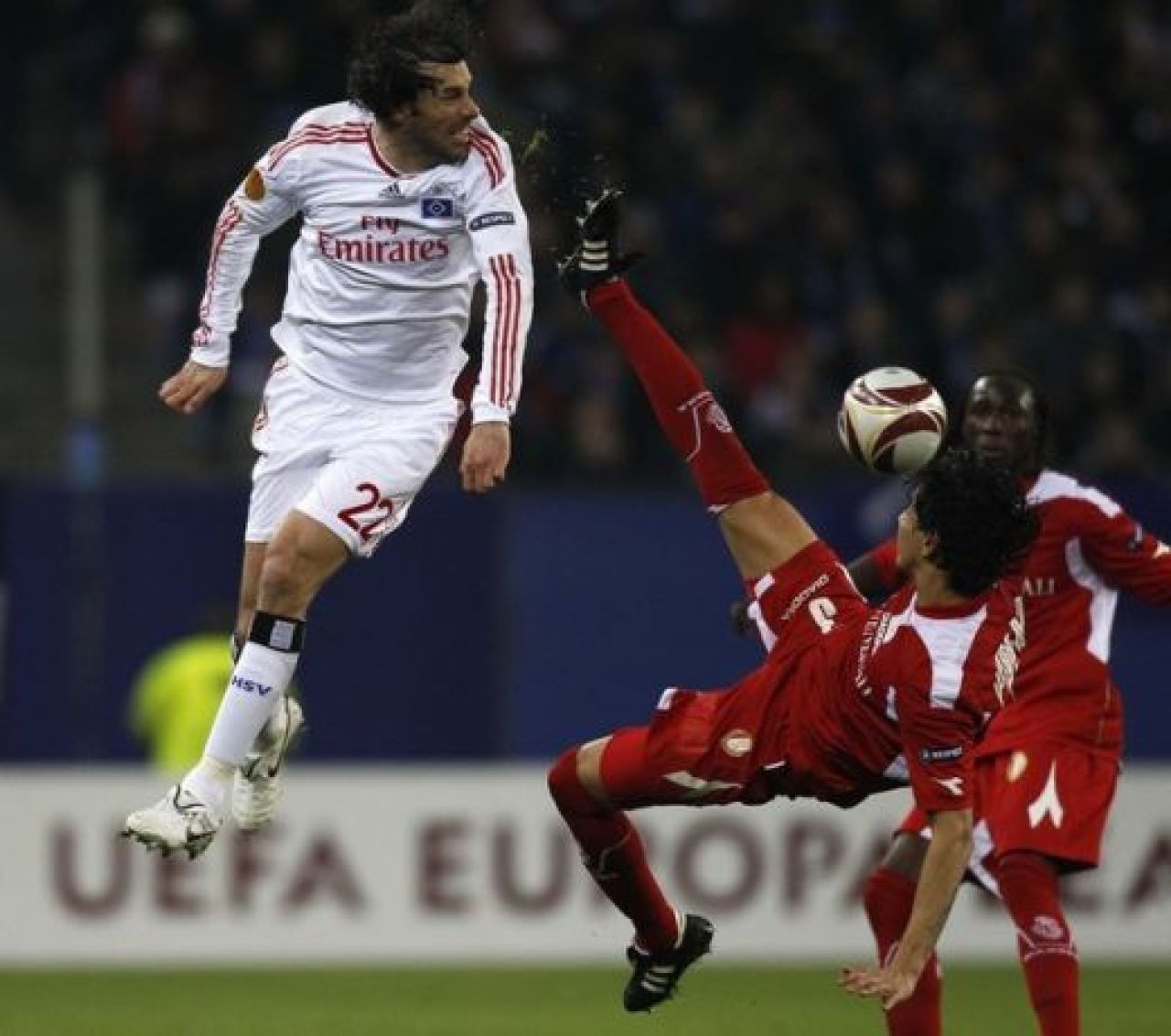 VIDEO: Romanul GROZAV a debutat in Europa: Vezi cea mai mare ratare a serii: Hamburg 2-1 Standard!_12