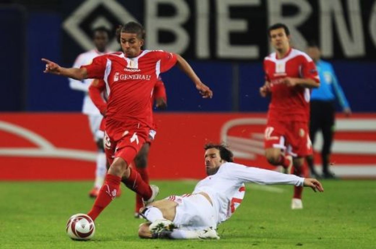 VIDEO: Romanul GROZAV a debutat in Europa: Vezi cea mai mare ratare a serii: Hamburg 2-1 Standard!_14