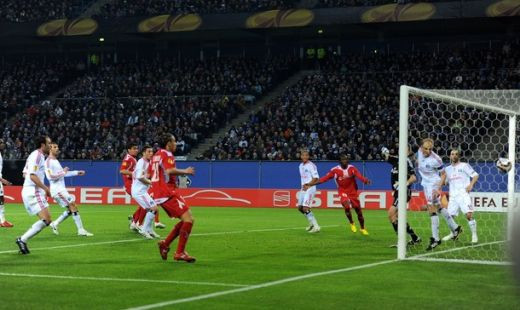 VIDEO: Romanul GROZAV a debutat in Europa: Vezi cea mai mare ratare a serii: Hamburg 2-1 Standard!_16