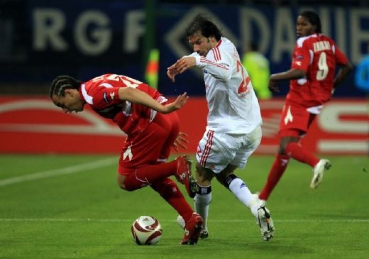 VIDEO: Romanul GROZAV a debutat in Europa: Vezi cea mai mare ratare a serii: Hamburg 2-1 Standard!_22