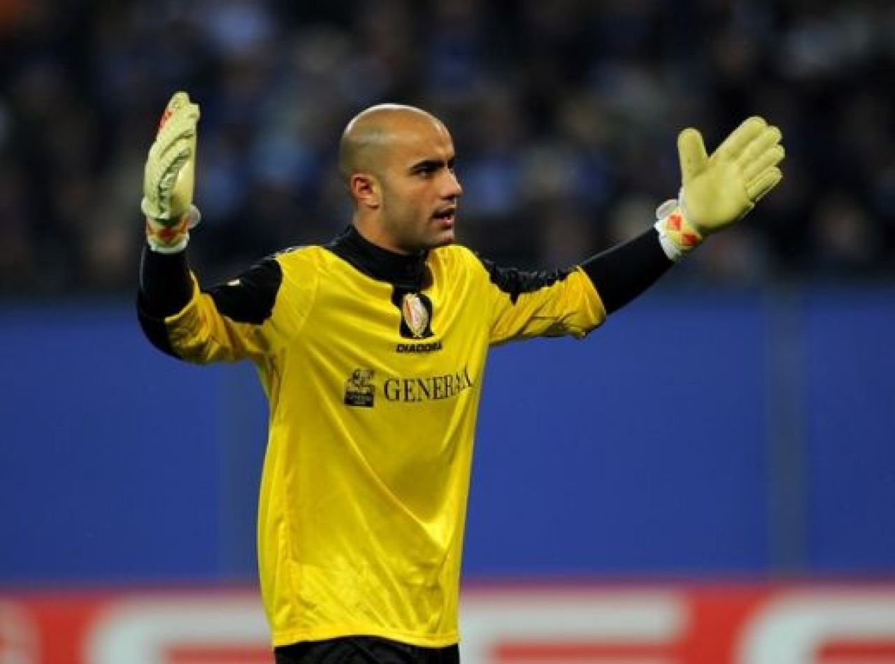 VIDEO: Romanul GROZAV a debutat in Europa: Vezi cea mai mare ratare a serii: Hamburg 2-1 Standard!_47