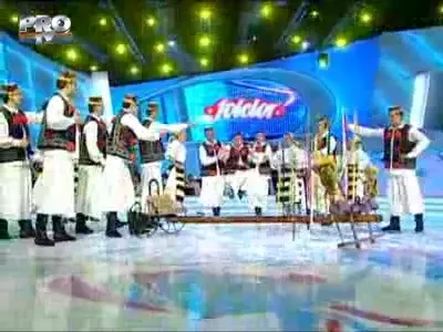 VIDEO:&nbsp;Morosanu, corigent la vals!&nbsp;VEZI cum a dansat pe muzica din&nbsp;Maramures!