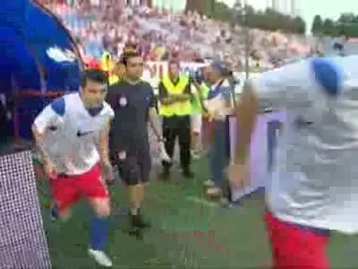 VIDEO: Sange, geamuri spate si eliminari din Cupa: Steaua se intoarce la Bistrita!
