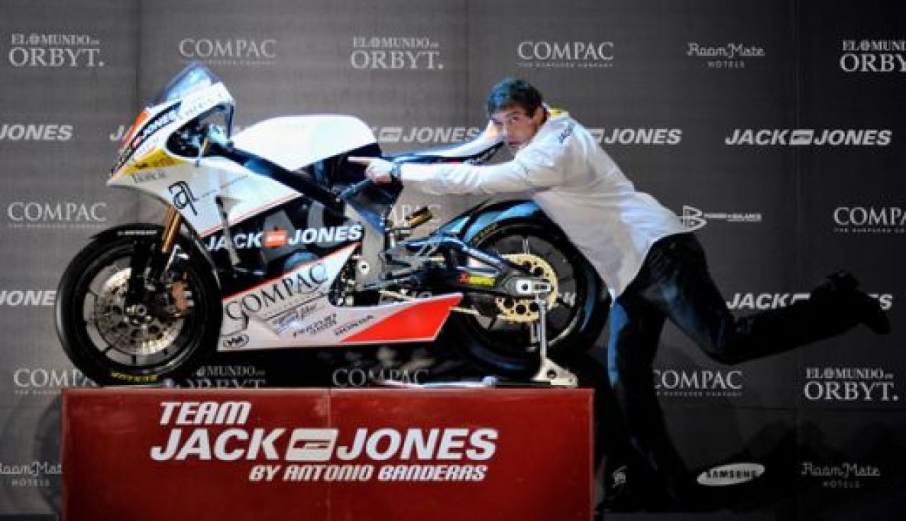 VIDEO: Antonio Banderas si-a prezentat propria echipa de motociclism!_4