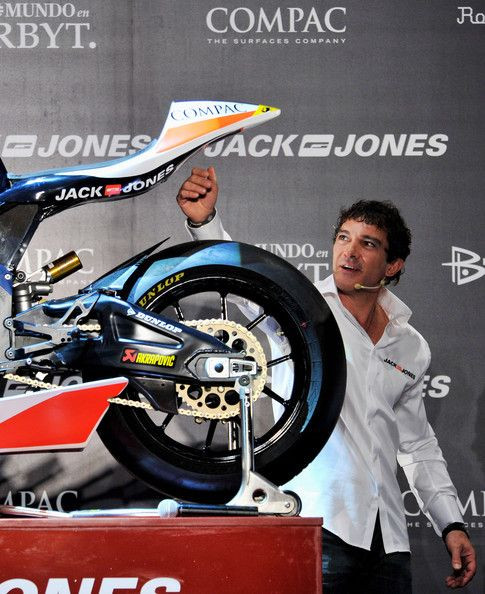 VIDEO: Antonio Banderas si-a prezentat propria echipa de motociclism!_8