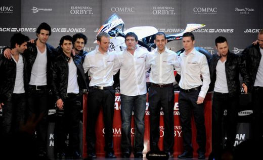 VIDEO: Antonio Banderas si-a prezentat propria echipa de motociclism!_17