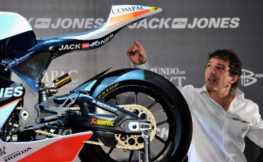 VIDEO: Antonio Banderas si-a prezentat propria echipa de motociclism!_18