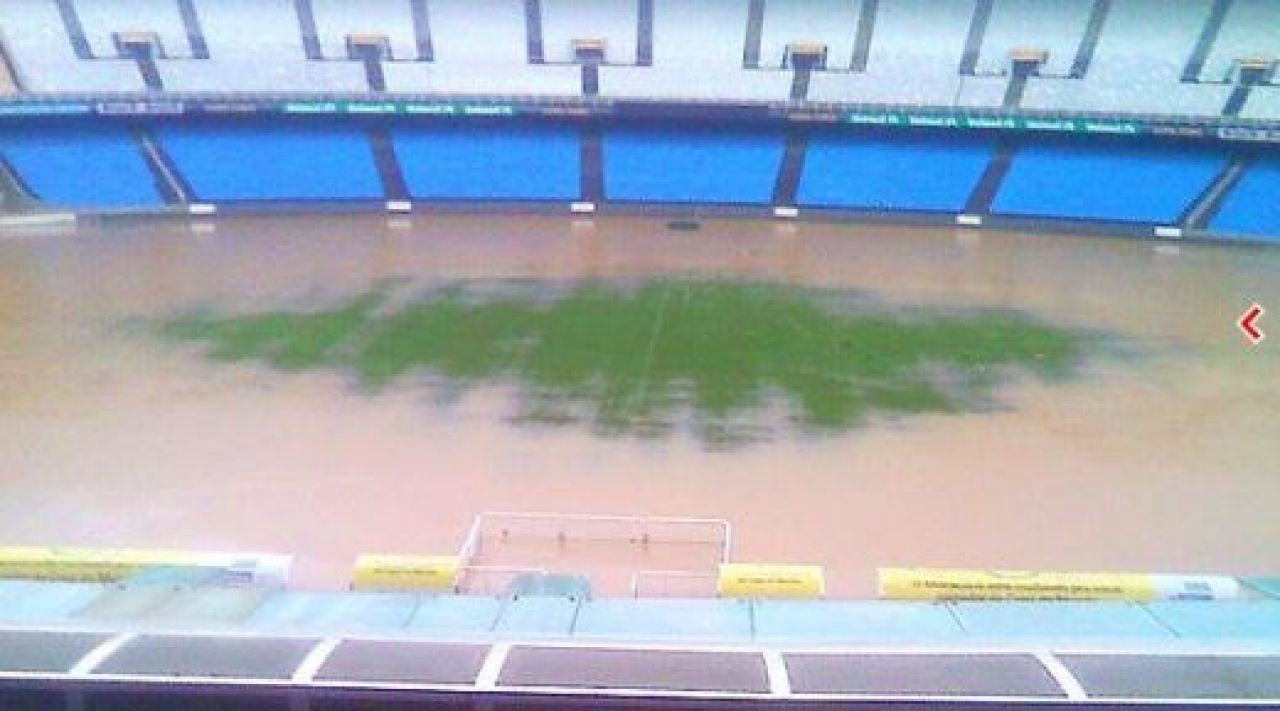 VIDEO! Cel mai mare stadion din lume e acum o PISCINA! Maracana a fost inundat_2