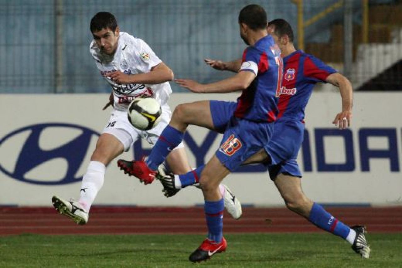 NOROC cu Panduru pe banca! Bistrita 1-2 Steaua! Vezi imagini!_12