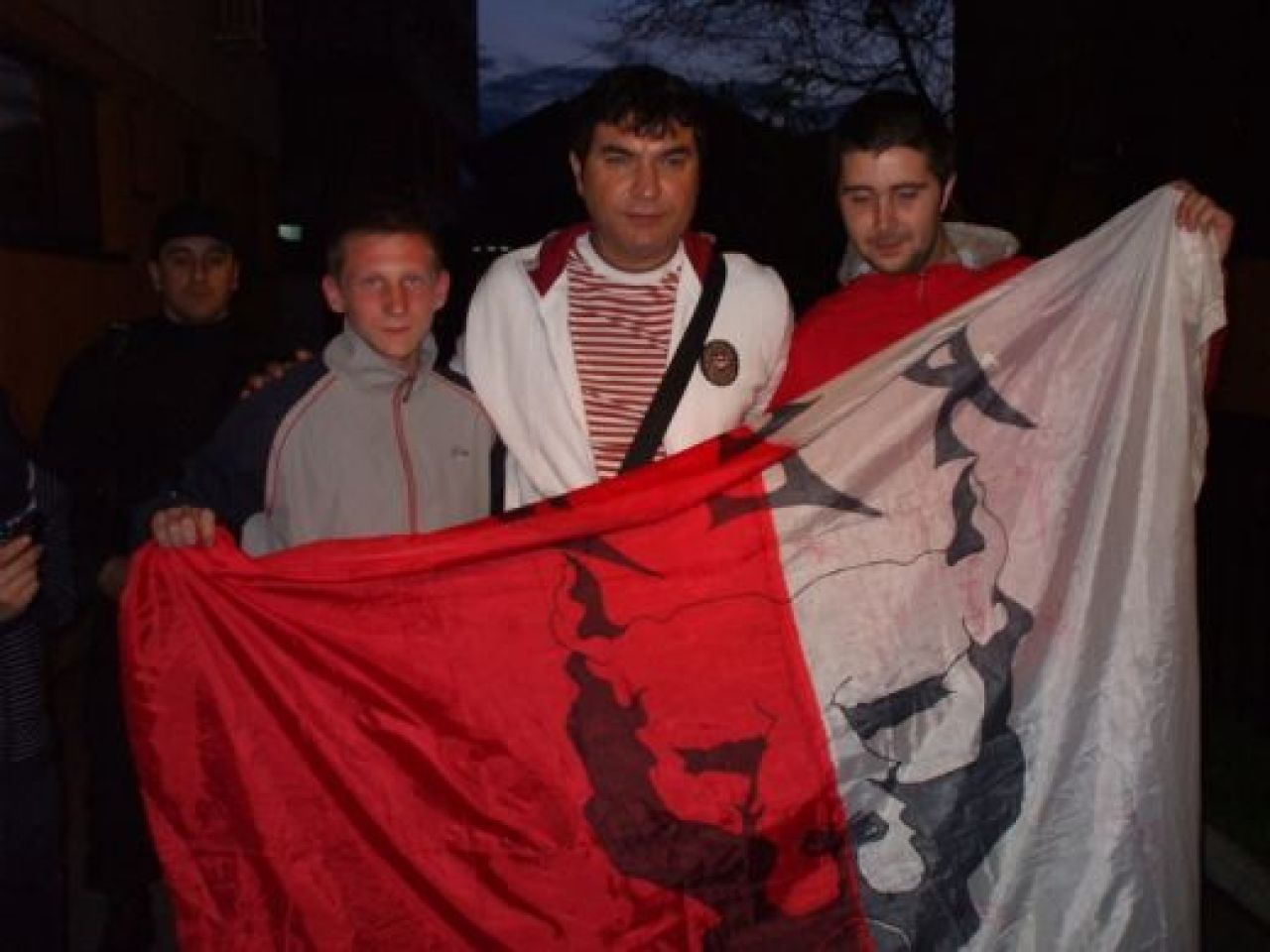 FOTO: Borcea rezolva scandalurile la Dinamo! A mers cu autocarul echipei! Cum a fost primit la Tg. Jiu_5