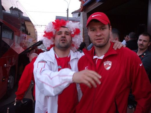 FOTO: Borcea rezolva scandalurile la Dinamo! A mers cu autocarul echipei! Cum a fost primit la Tg. Jiu_7