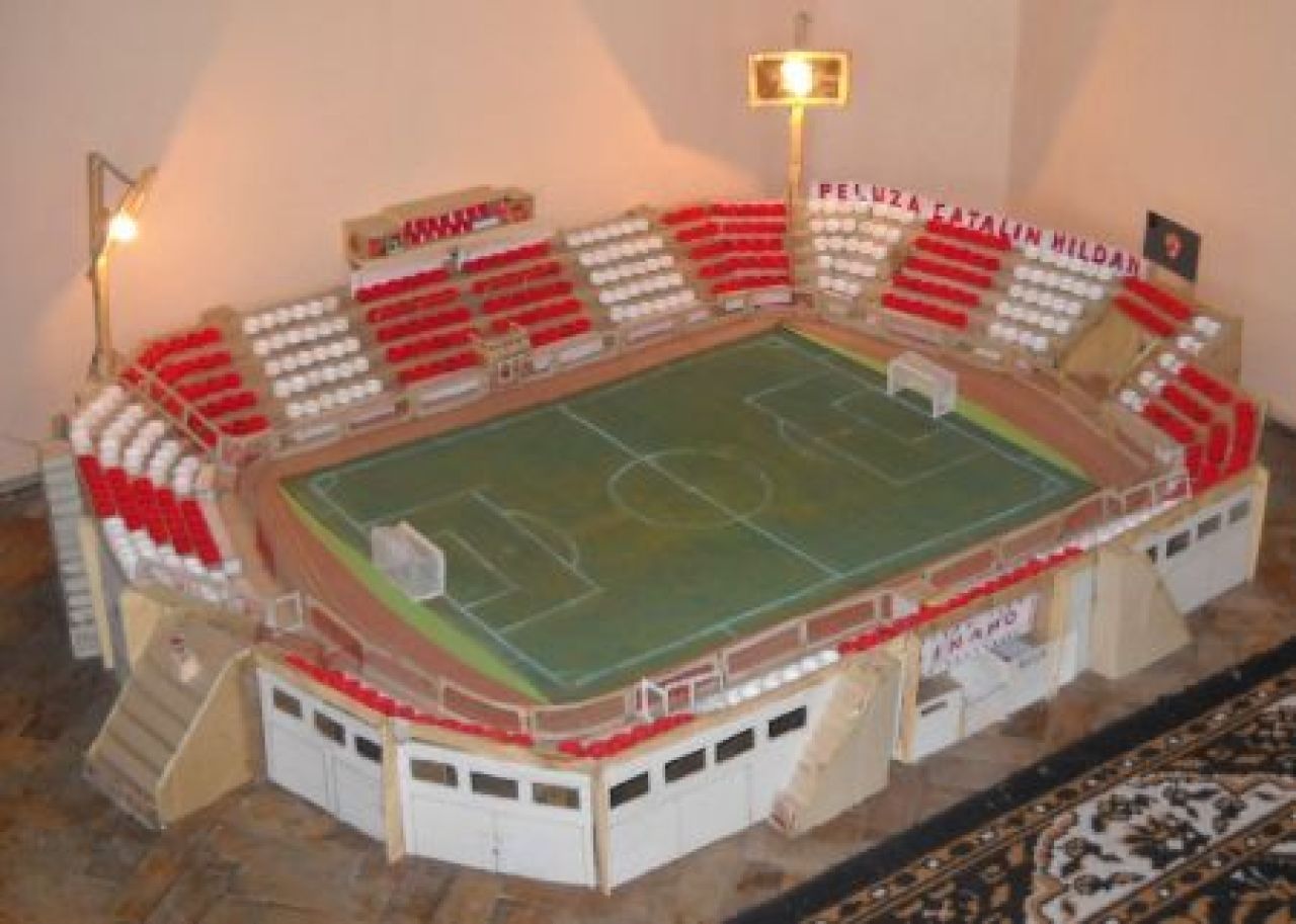 Super FOTO: Un fan a realizat o replica a stadionului Dinamo in propriul apartament :)_2