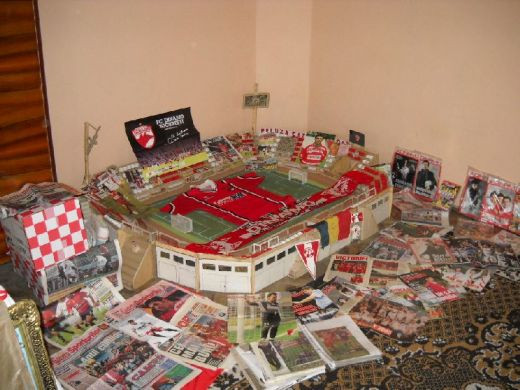 Super FOTO: Un fan a realizat o replica a stadionului Dinamo in propriul apartament :)_7