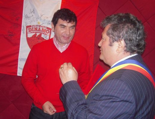 VIDEO Borcea, cetatean de onoare in Valea Boului!_2