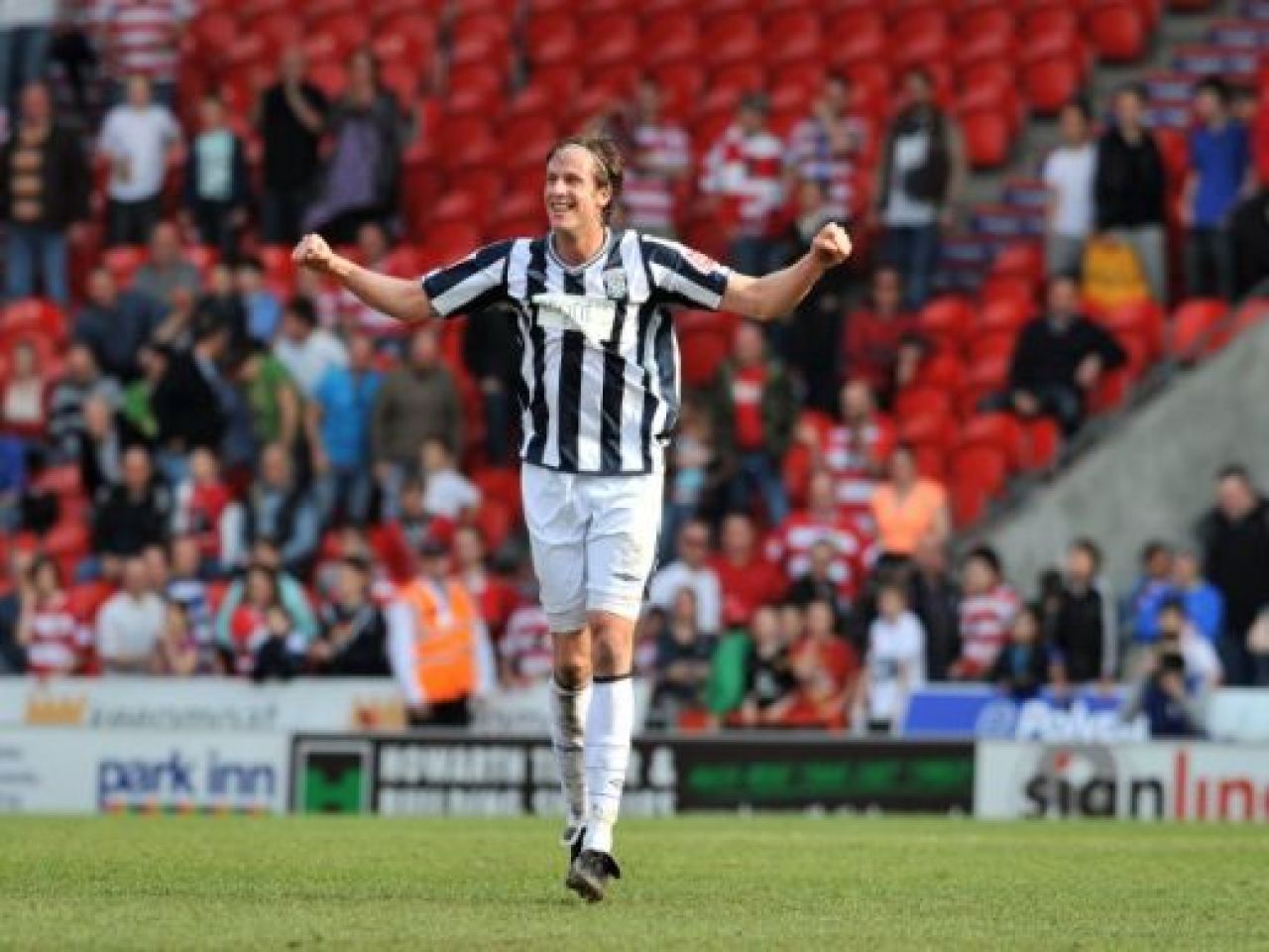 SUPER FOTO / Tamas a facut SHOW in vestiar dupa ce a promovat in Premier League!_2