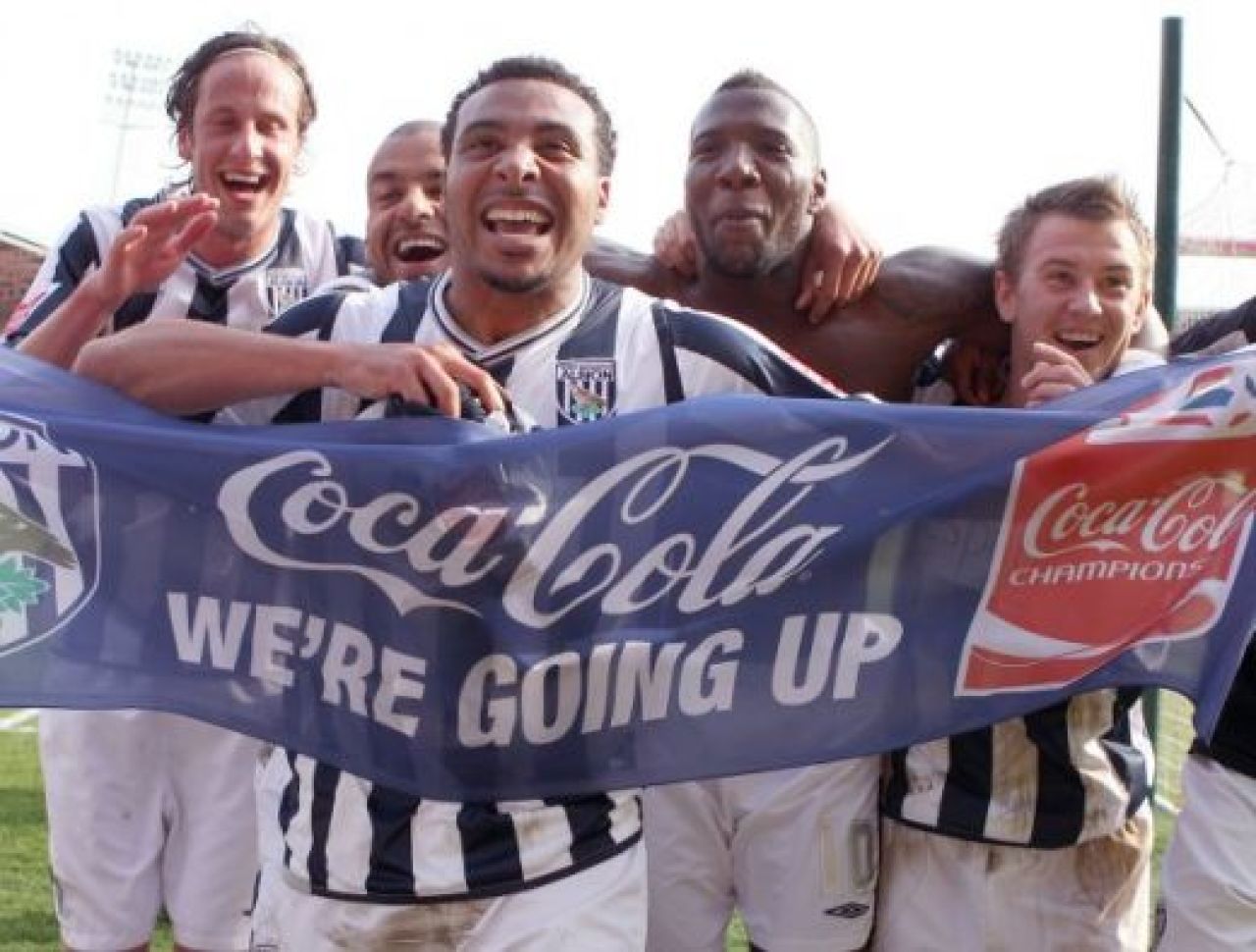 SUPER FOTO / Tamas a facut SHOW in vestiar dupa ce a promovat in Premier League!_5