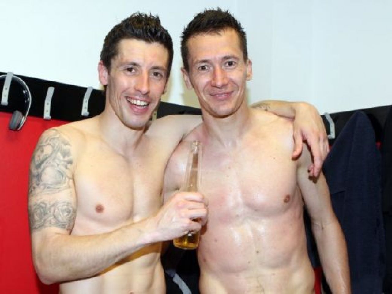SUPER FOTO / Tamas a facut SHOW in vestiar dupa ce a promovat in Premier League!_19
