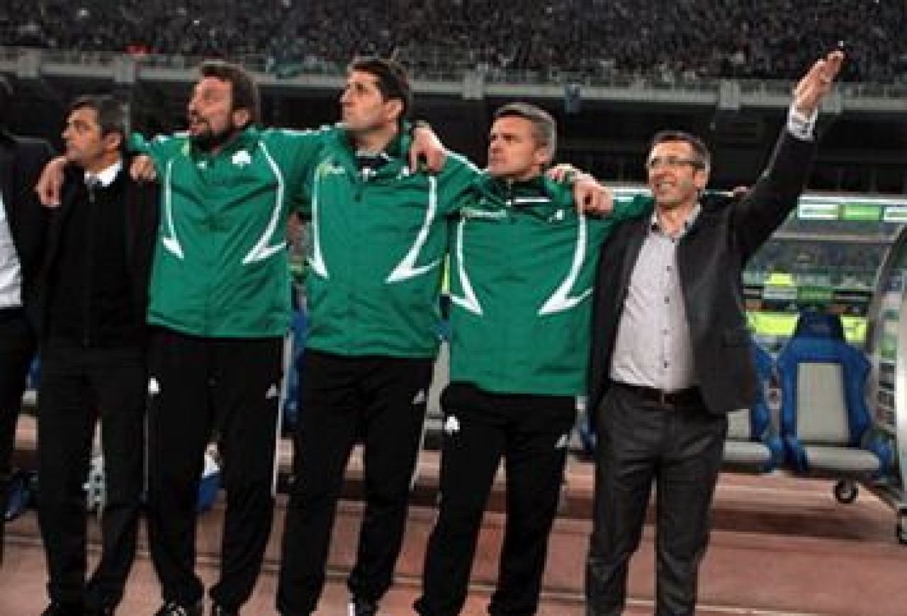 Jucatorii lui Panathinaikos au ramas in chiloti dupa ce au castigat titlul! Vezi nebunia de la final:_10