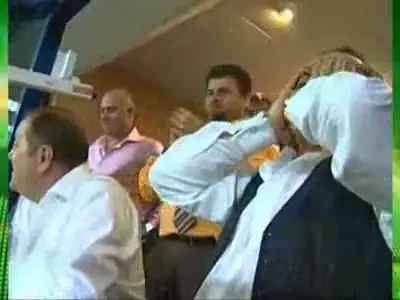 VIDEO / Mitica il ameninta pe Gigi cu fanii! Becali: Este un papagal si un mascarici!