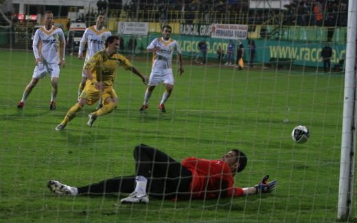 VIDEO: Lacatus este in finala: Vaslui 4-0 Brasov! Vezi aici rezumatul_11
