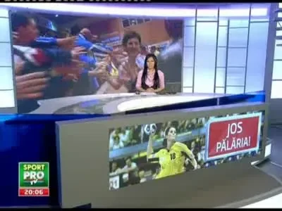 Boc a primit un tricou si o minge din partea fetelor de la Oltchim!