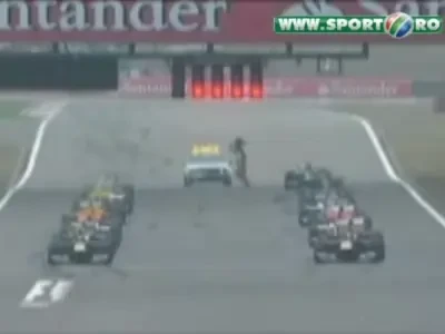 VIDEO / McLaren castiga totul in China. Vezi filmul cursei!