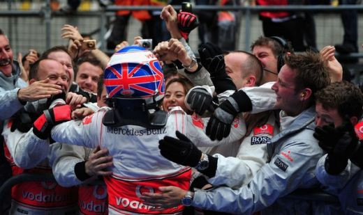 VIDEO / McLaren castiga totul in China. Vezi filmul cursei!_23