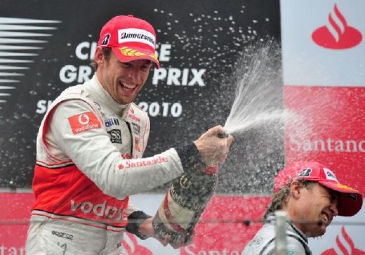 VIDEO / McLaren castiga totul in China. Vezi filmul cursei!_76
