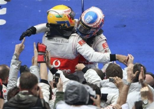 VIDEO / McLaren castiga totul in China. Vezi filmul cursei!_84