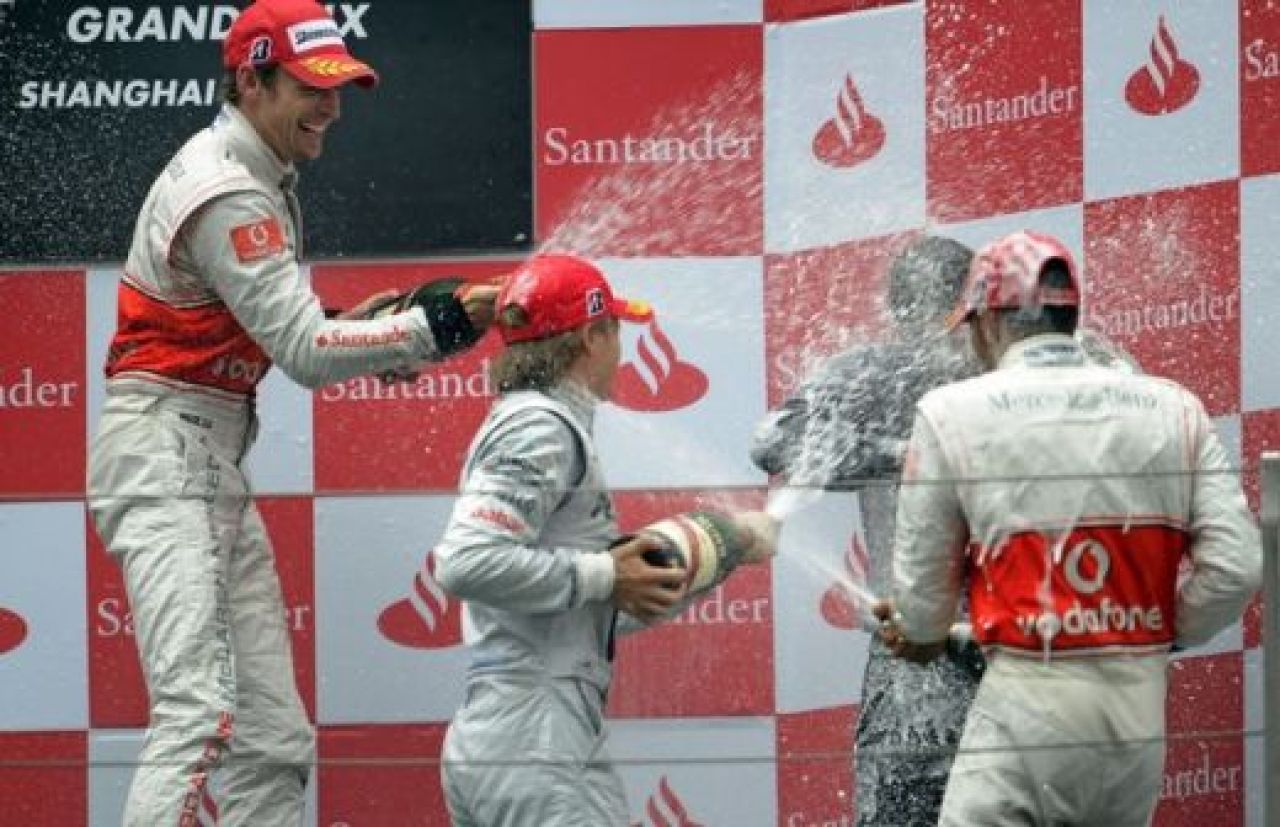 VIDEO / McLaren castiga totul in China. Vezi filmul cursei!_86