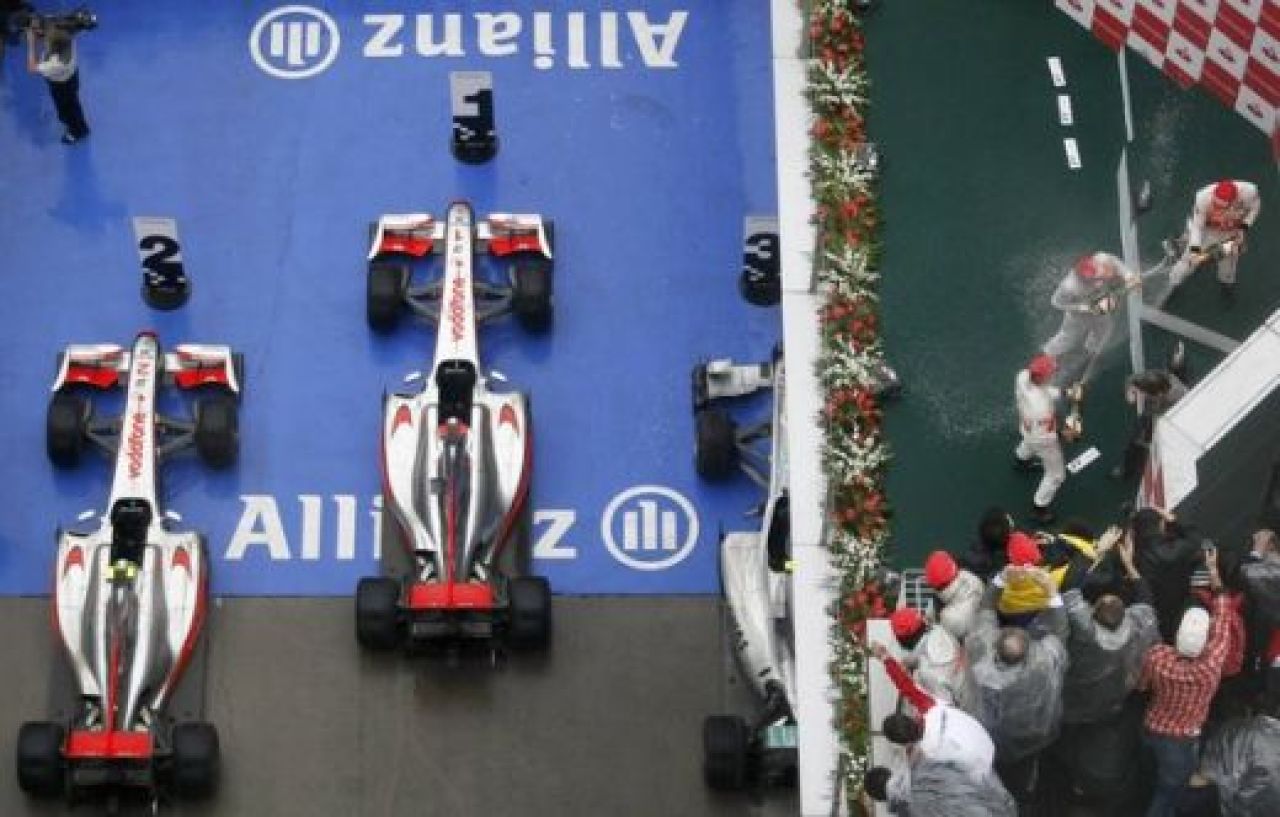 VIDEO / McLaren castiga totul in China. Vezi filmul cursei!_125