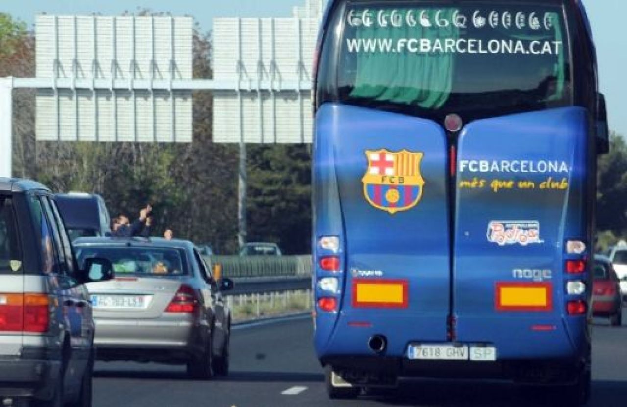 FOTO / Extraterestrii fara figuri! Barcelona a plecat la Milano cu.. autocarul!_17