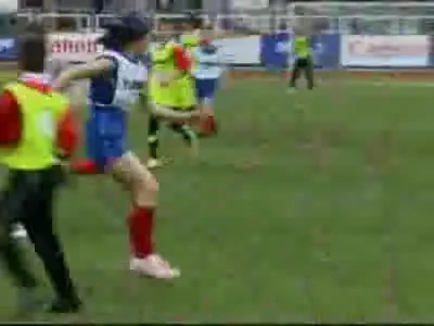 SURPRIZA! Fetele s-au bagat la fotbal la Cupa Hagi Danone!