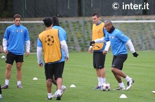 Sneijder, Chivu si Balotelli convocati de Inter! Vezi ce capcana le pregateste Barcelona!_4