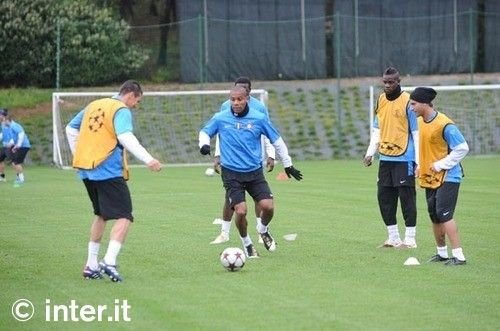Sneijder, Chivu si Balotelli convocati de Inter! Vezi ce capcana le pregateste Barcelona!_7
