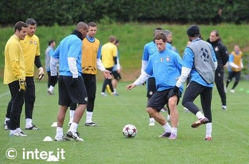 Sneijder, Chivu si Balotelli convocati de Inter! Vezi ce capcana le pregateste Barcelona!_8