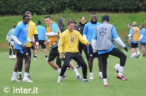 Sneijder, Chivu si Balotelli convocati de Inter! Vezi ce capcana le pregateste Barcelona!_12