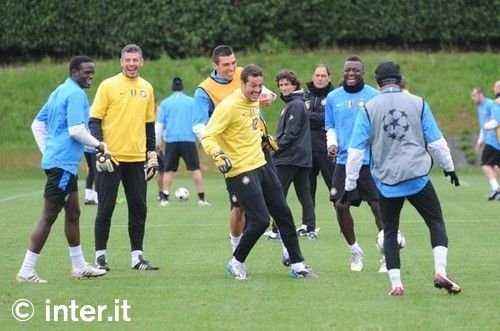 Sneijder, Chivu si Balotelli convocati de Inter! Vezi ce capcana le pregateste Barcelona!_13