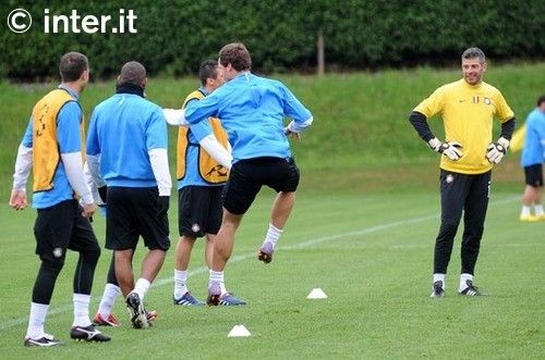 Sneijder, Chivu si Balotelli convocati de Inter! Vezi ce capcana le pregateste Barcelona!_16